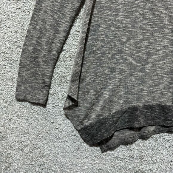 Soft Surroundings Tunic Top Women's Medium Gray V-Neck Sharkbite Hem Long Sleeve - Picture 4 of 9